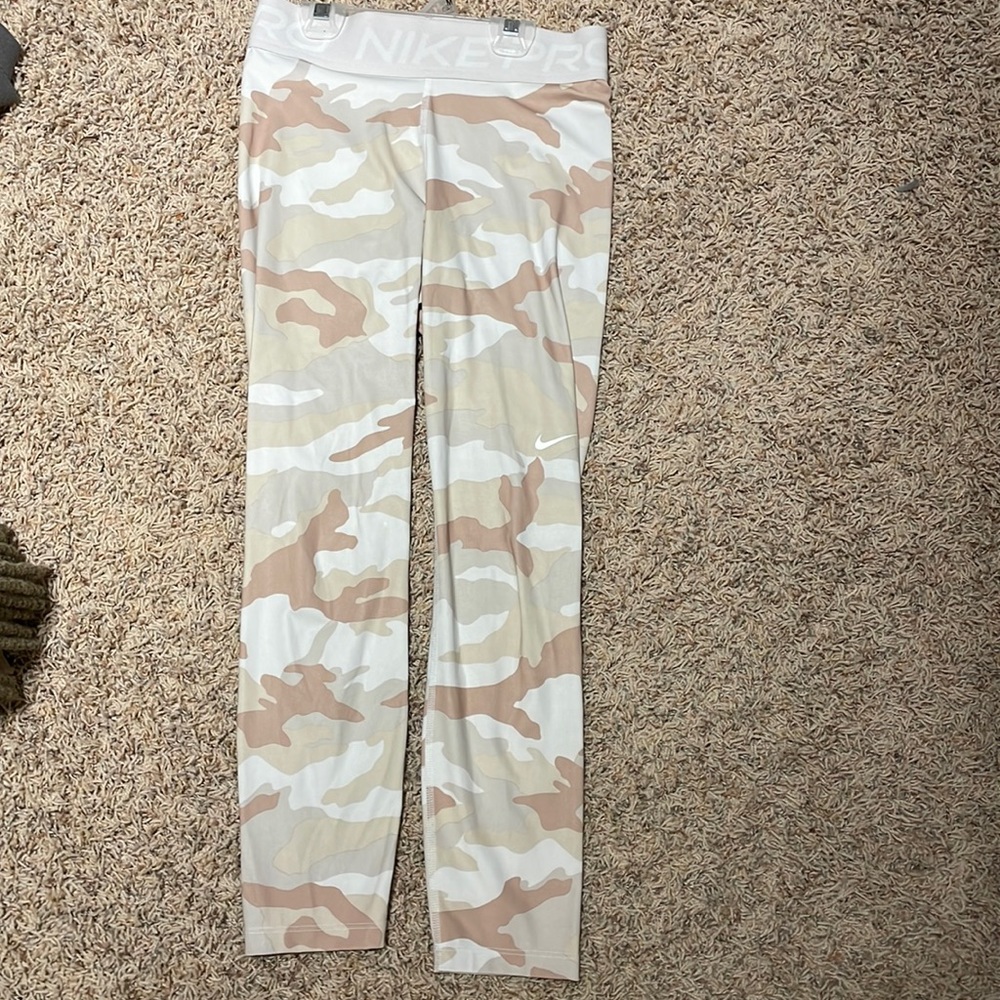Camo Nike pro leggings